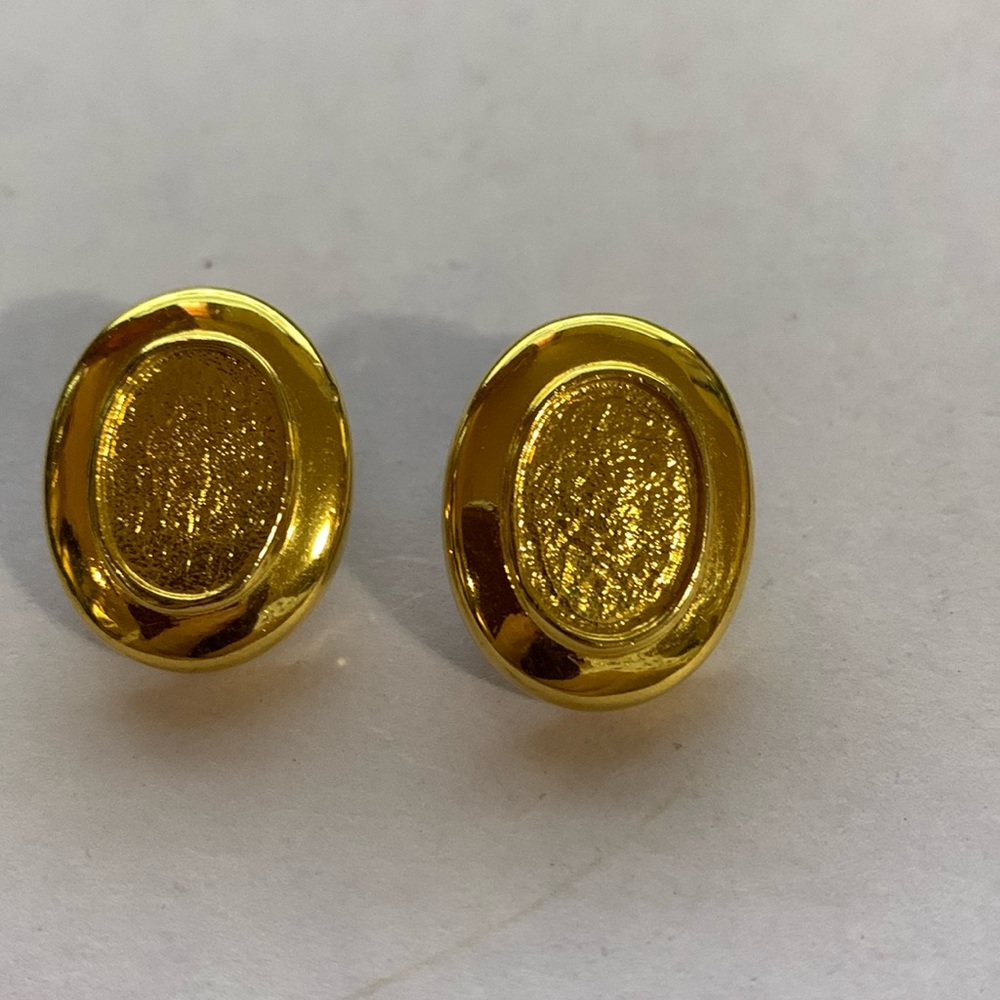 Clip on style earrings